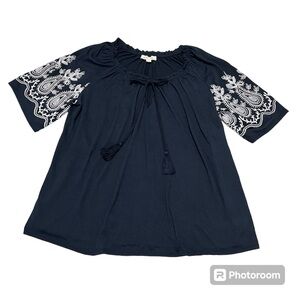 NWT Indigo Rose size 1X women’s navy blue and white paisley top
